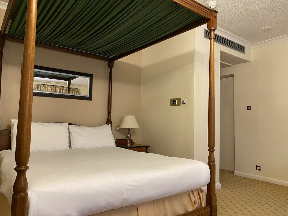 Фото Brook Mollington Banastre Hotel and SPA