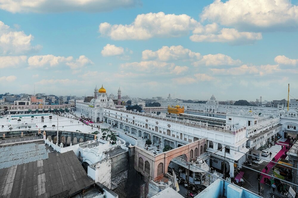 Фото 182360715192