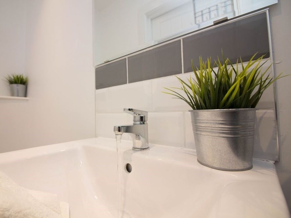 Фото Beddoe Apartments