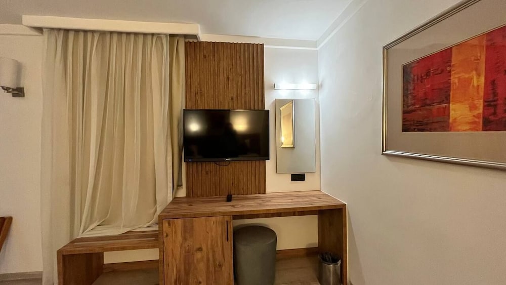 Фото Uptown Buyuk Anadolu Girne Hotel