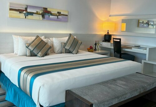 Внешний вид отеля Cenang Plaza Beach Hotel в Пантае Ченанге, фото 2