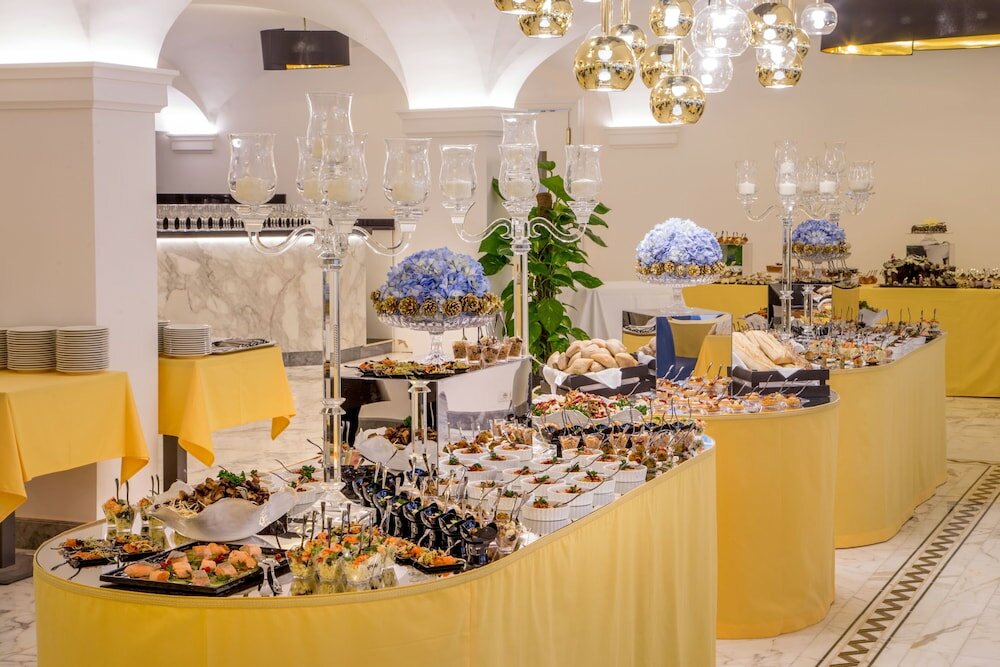 Фото Hotel Shangri-La Roma