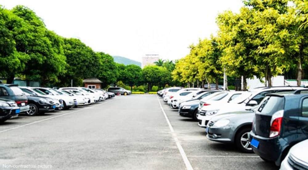 Фото Campanile Cergy Pontoise