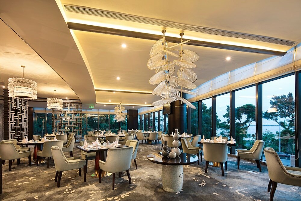 Фото Grand Bay Hotel Zhuhai