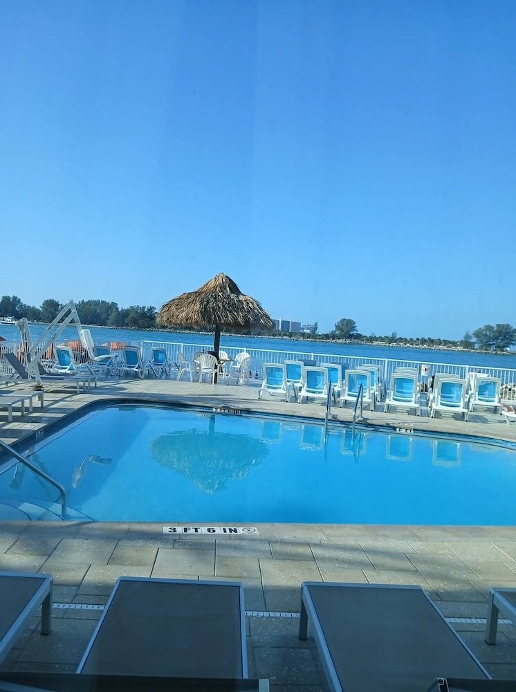 Фото Gulfview Hotel on the Beach