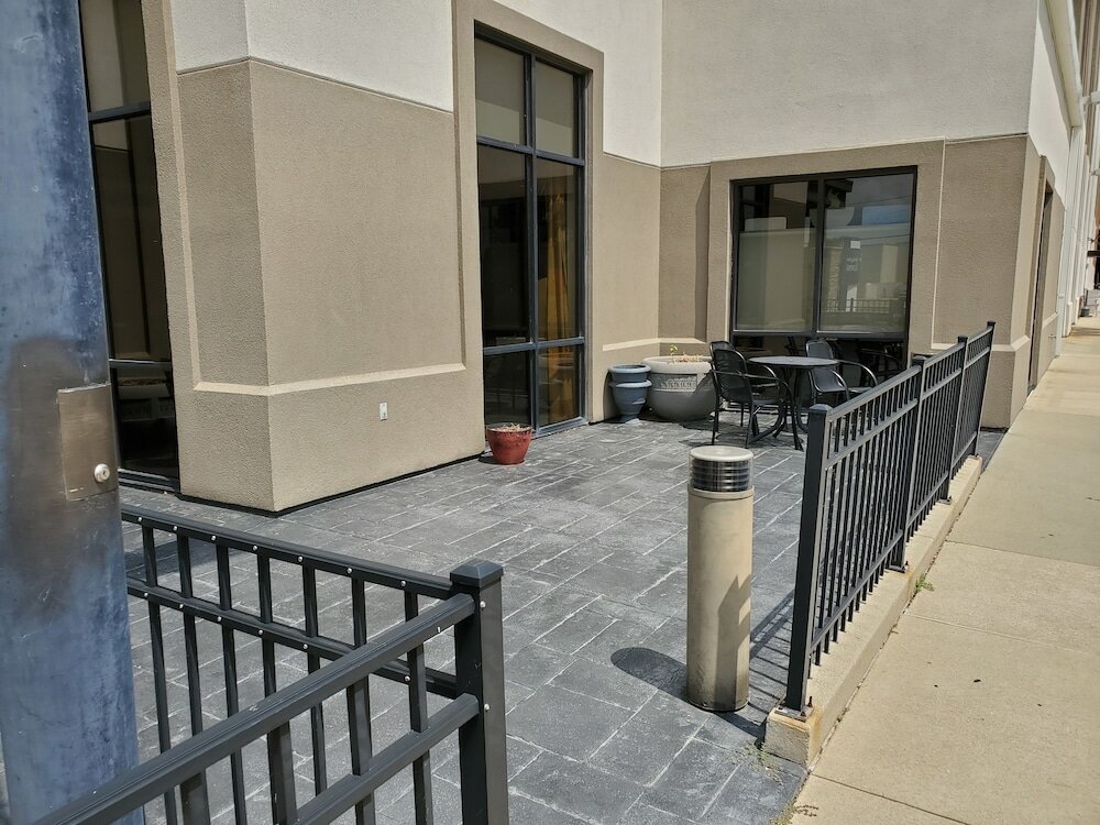 Фото Holiday Inn Express & Suites Springfield