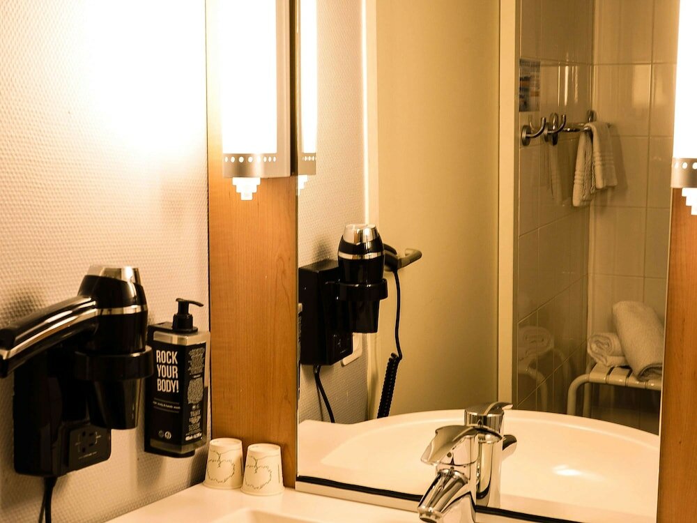 Фото Ibis Annecy Centre Vieille Ville