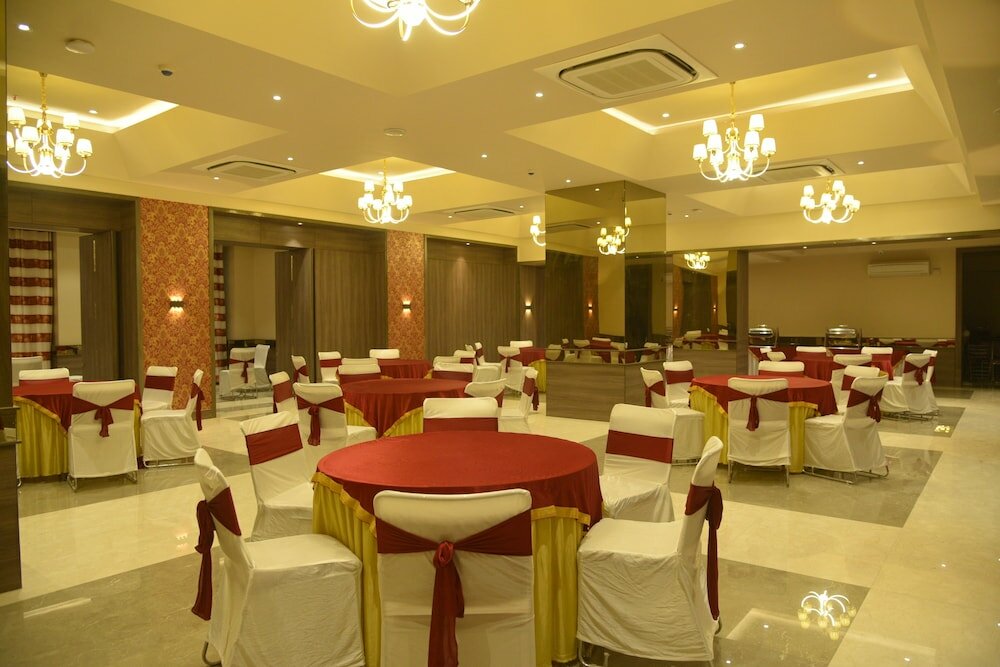 Фото Hotel Gandharva - A Green Hotel
