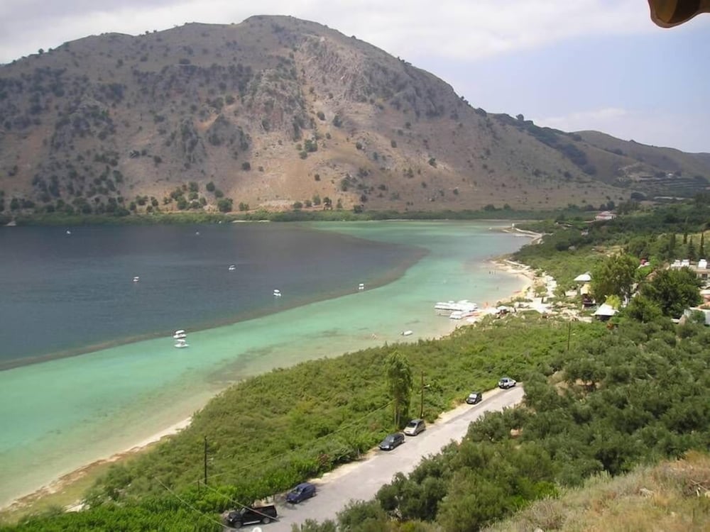 Фото Niriides Hotel