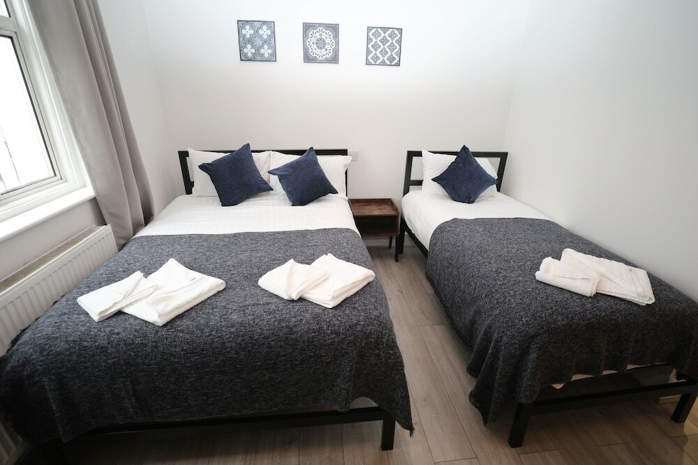 Фото Golders Park Hotel