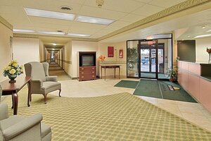 Гостиница Days Inn by Wyndham Cleveland Lakewood