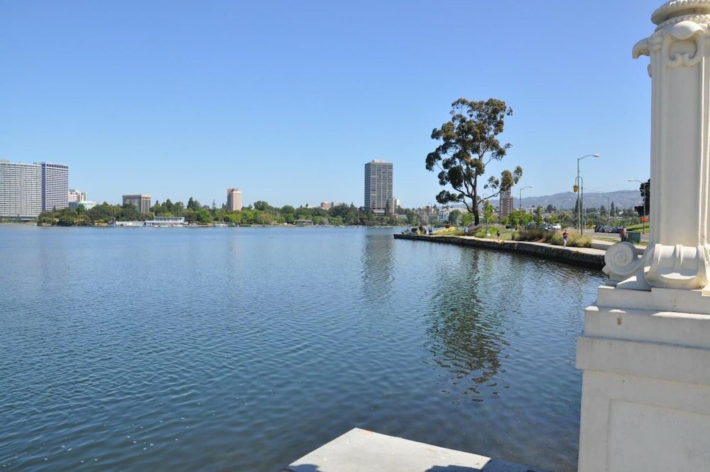 Фото Americas Best Value Inn Oakland Lake Merritt