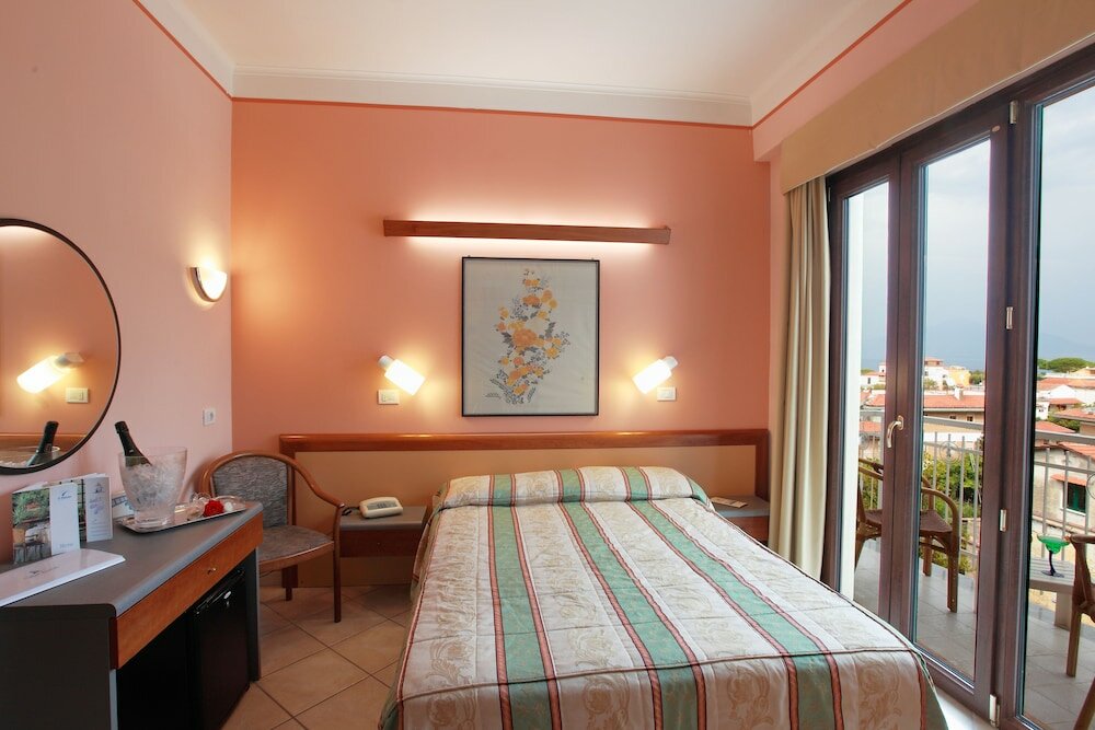 Фото Hotel Caravel