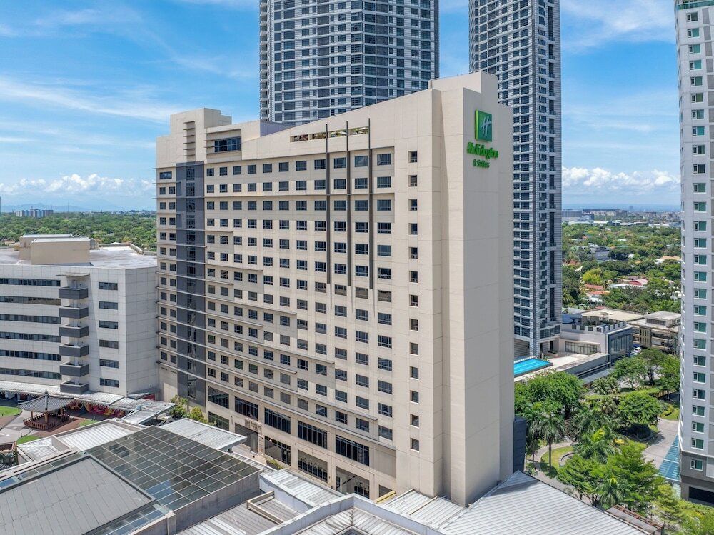 Фото Holiday Inn & Suites Makati, an Ihg Hotel