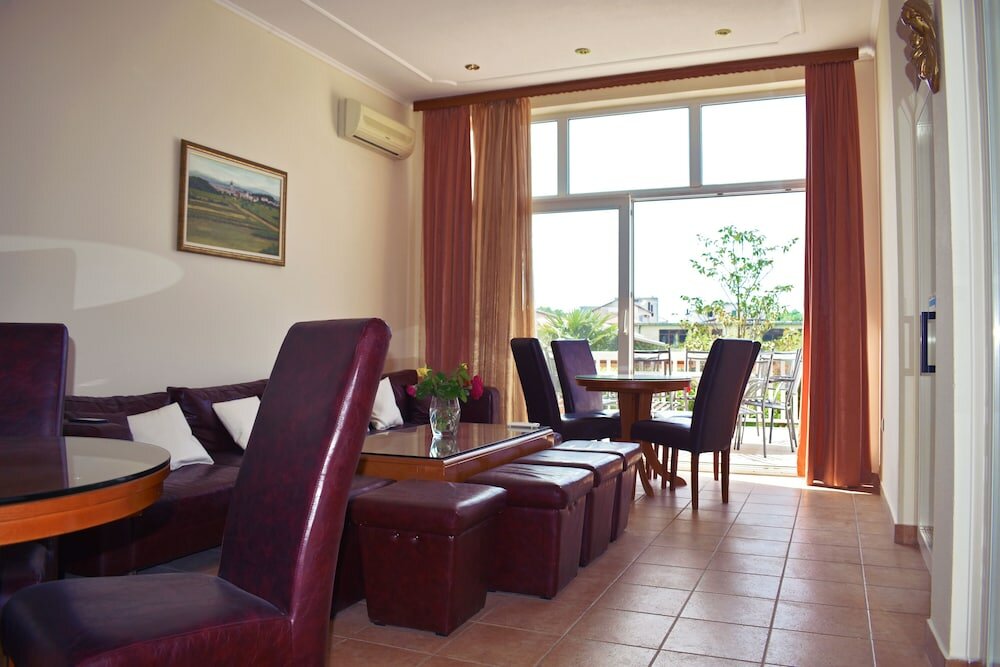 Фото Regina Mundi