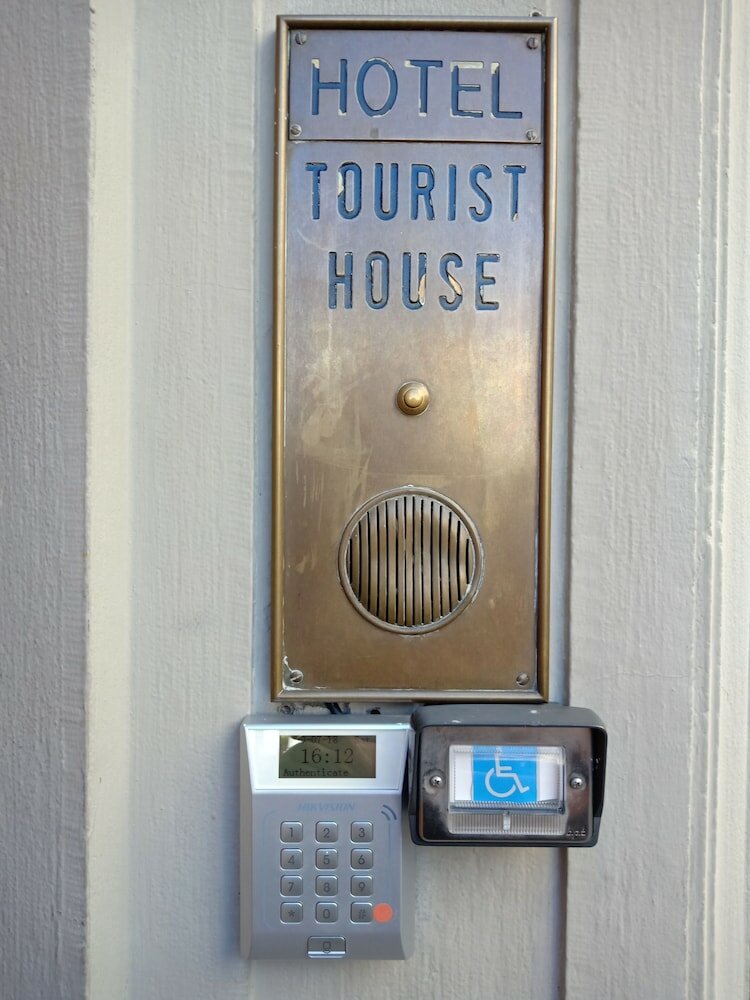 Фото Hotel Tourist House