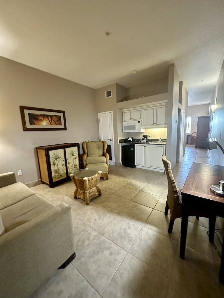 Фото Tahitian Inn