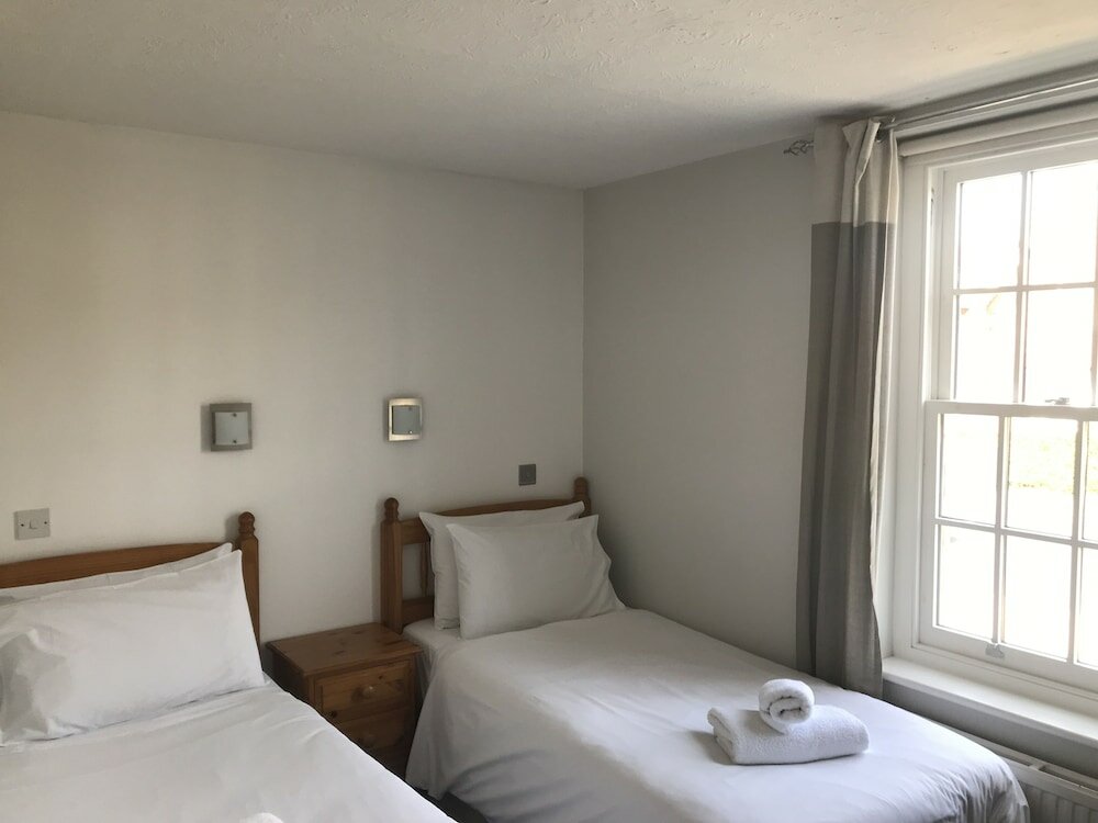 Фото The Wheatsheaf Inn