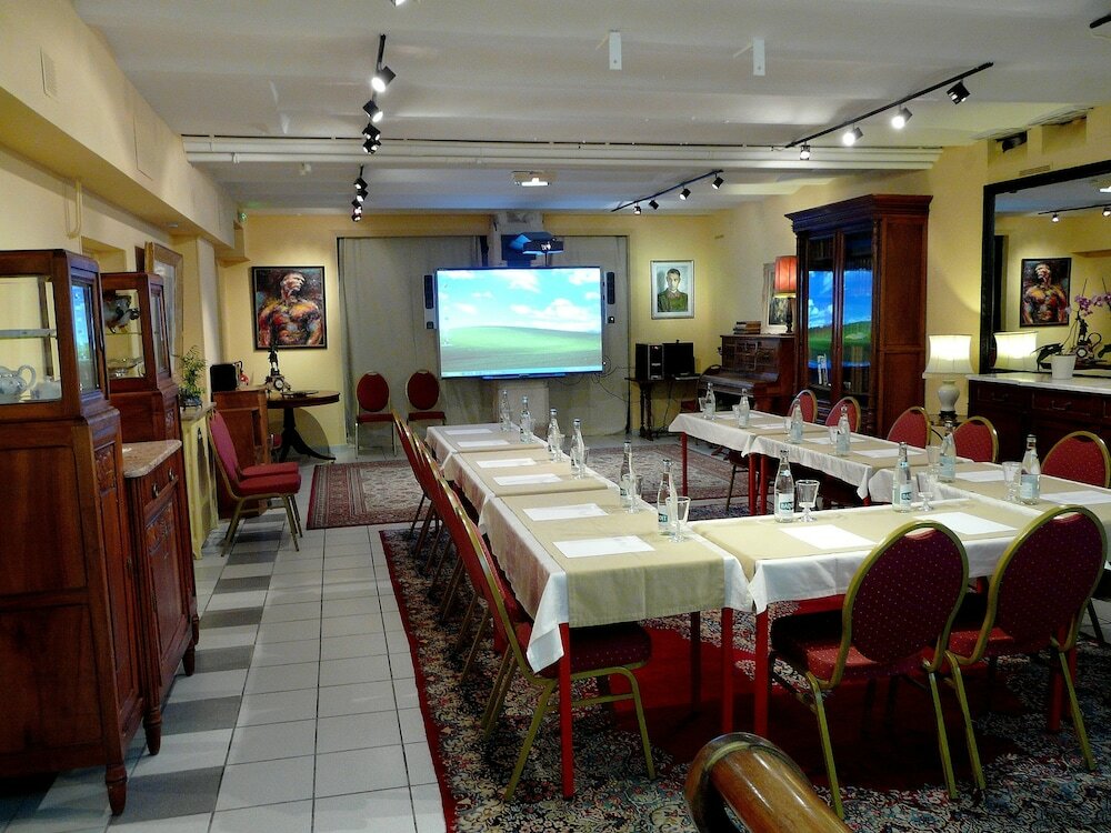 Фото Hotel de l'Abeille Orleans