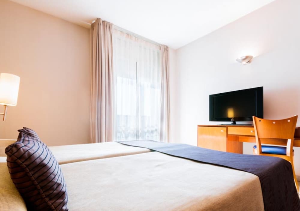 Фото Hotel Granollers