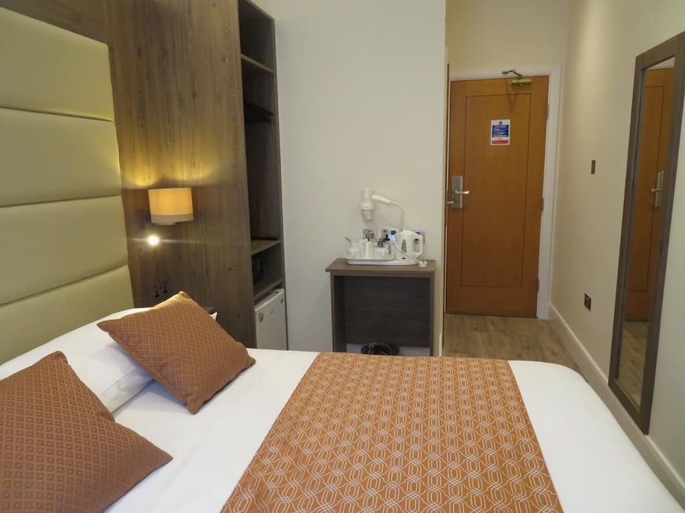 Фото Glendale Hyde Park Hotel