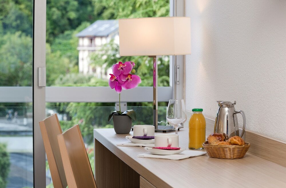 Фото Mediterranee Hotel