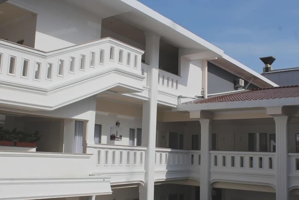 Фото Ramayana Hotel