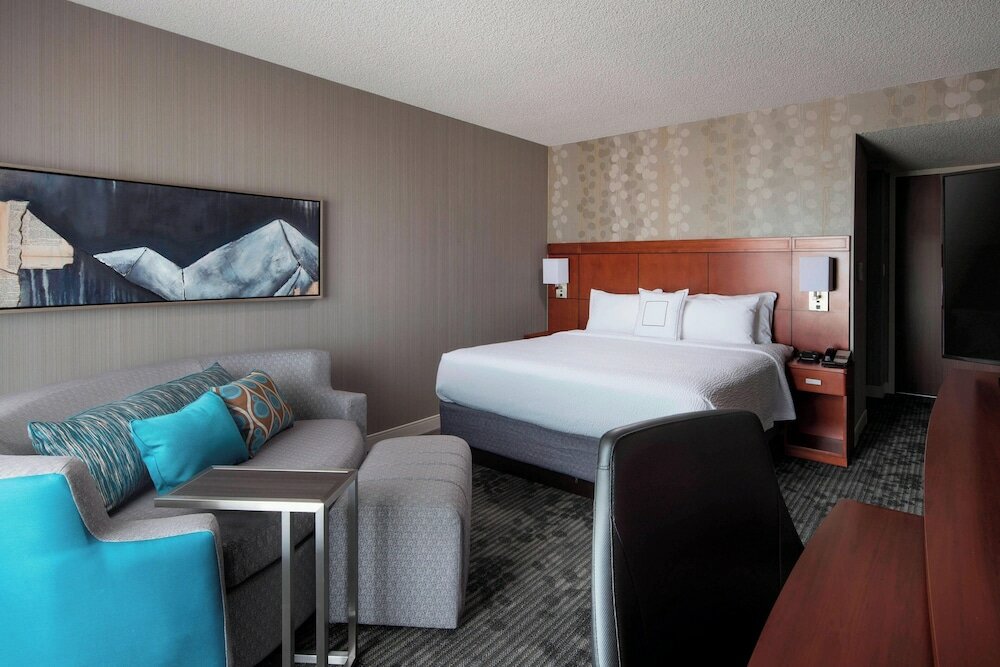 Фото Courtyard by Marriott Denver Airport