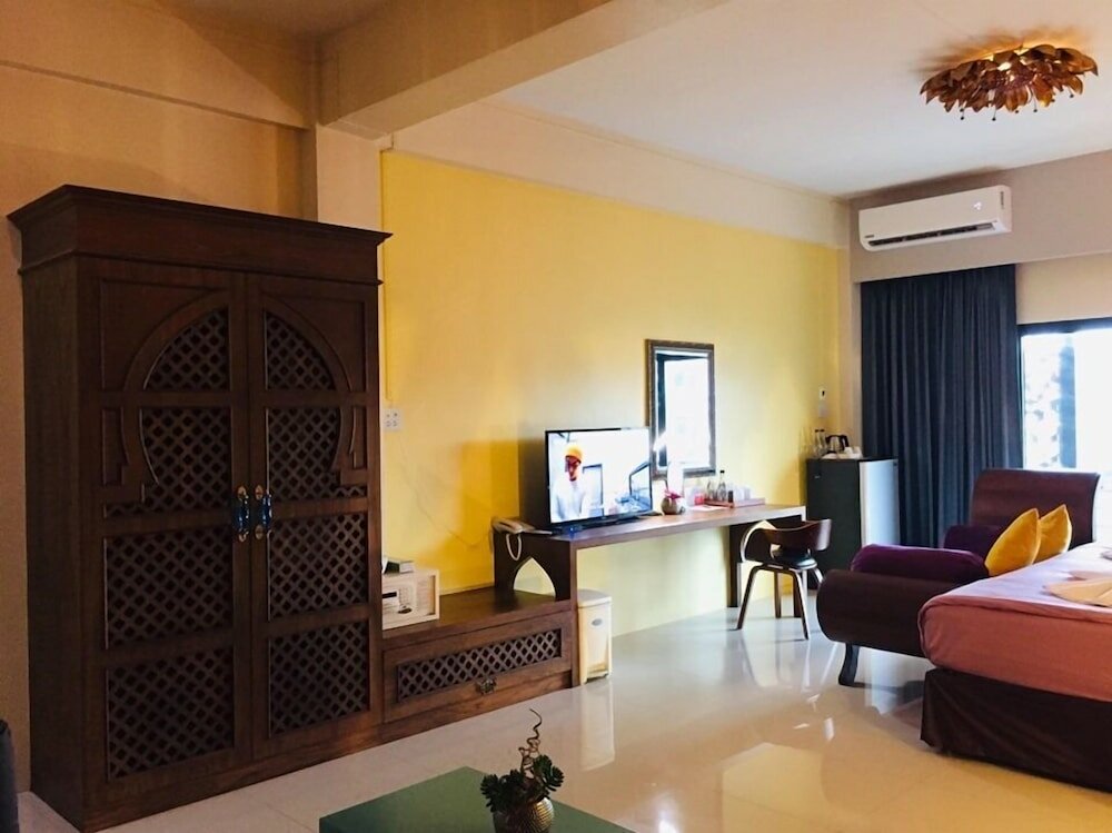 Фото The Iconic Hotel