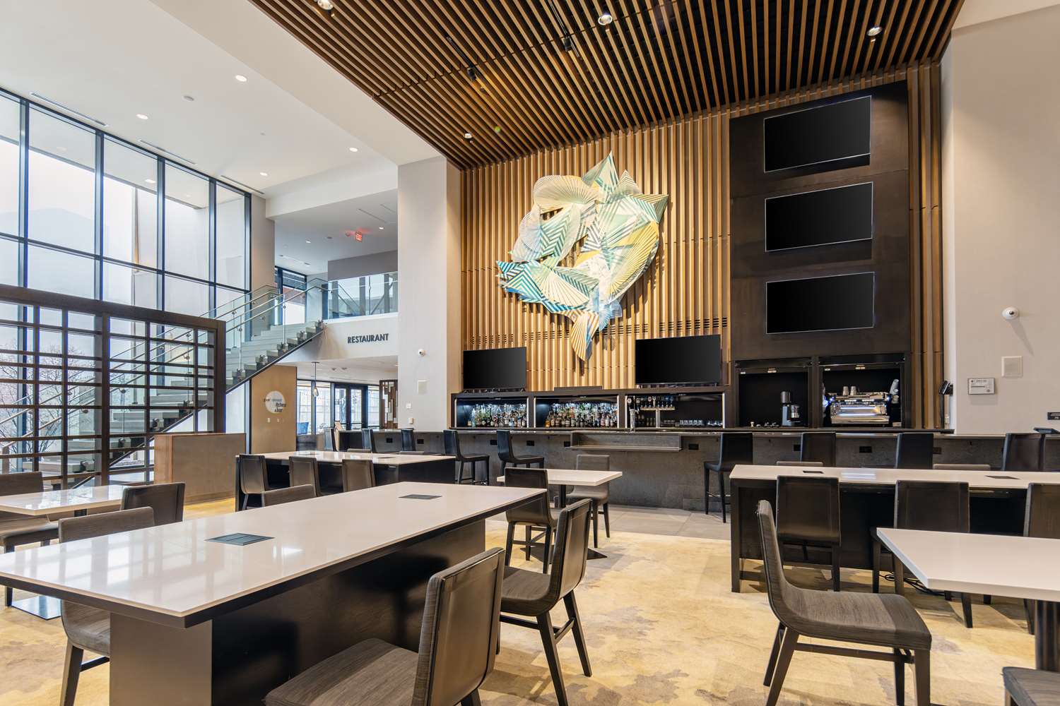 Фото Hilton Des Moines Downtown