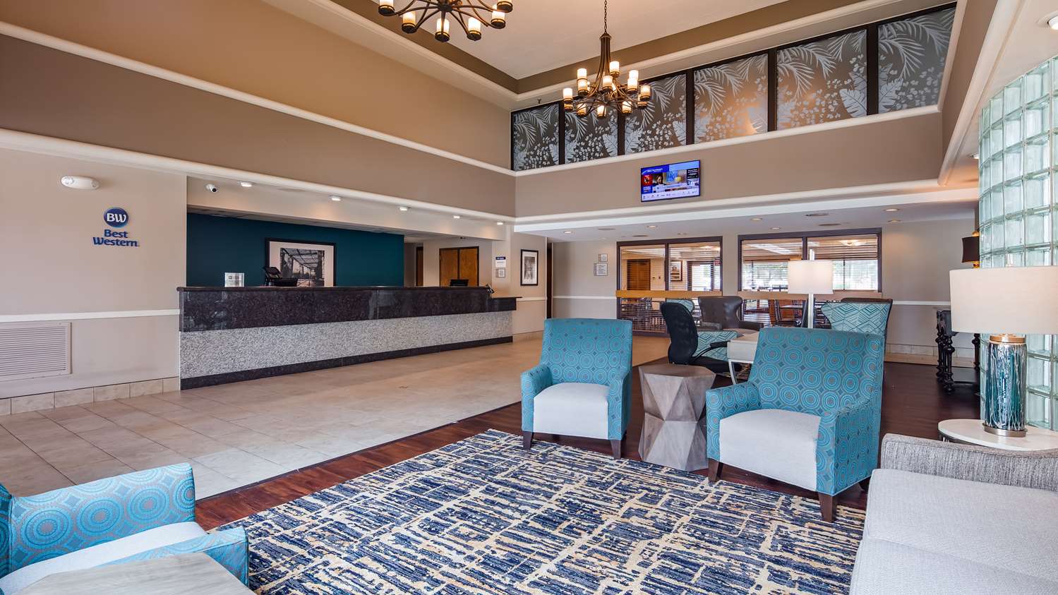 Фото Best Western East Towne Suites