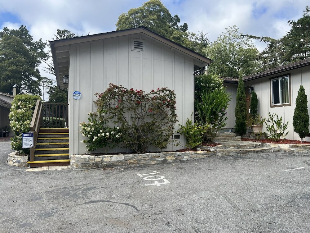 Фото Carmel Resort Inn