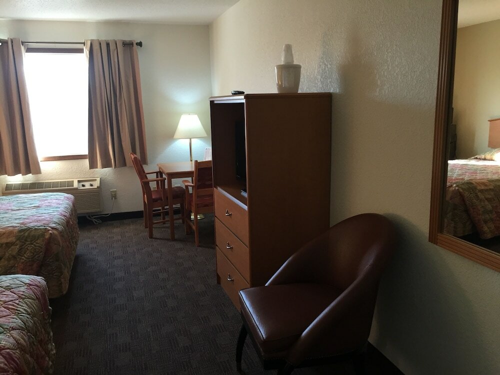 Фото Americas Best Value Inn Grand Forks