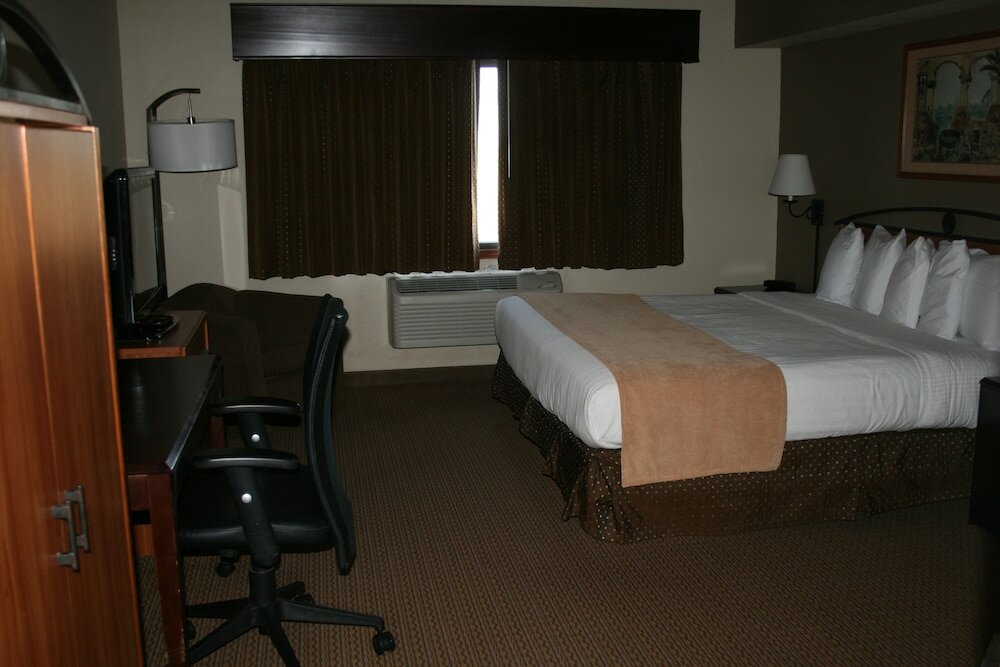 Фото AmericInn by Wyndham Grimes