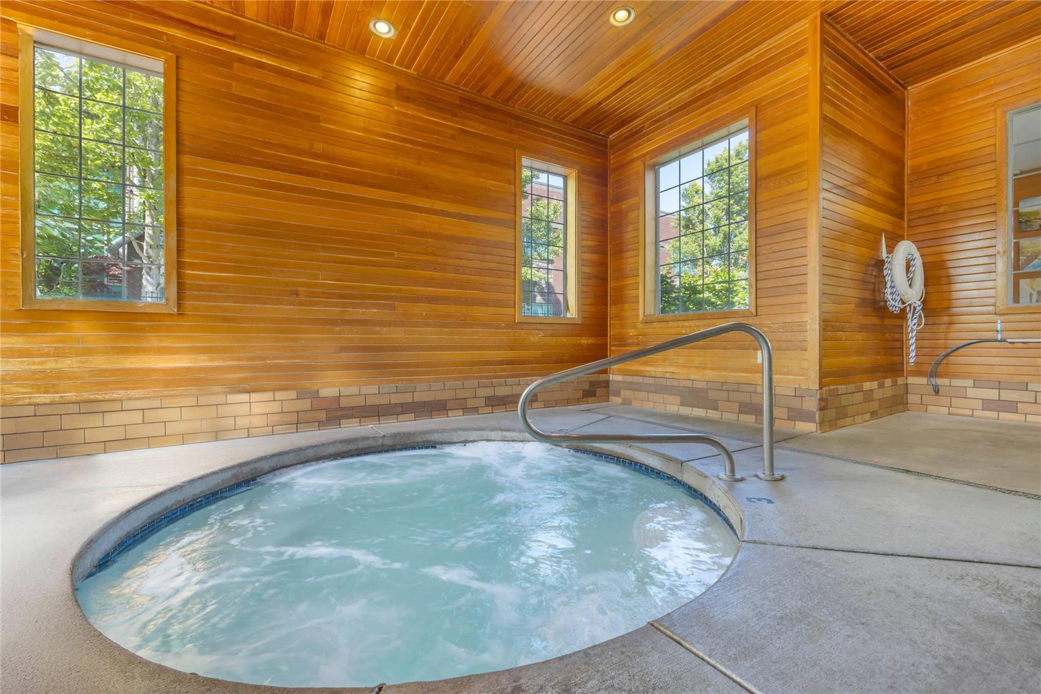 Фото Comfort Suites Salem