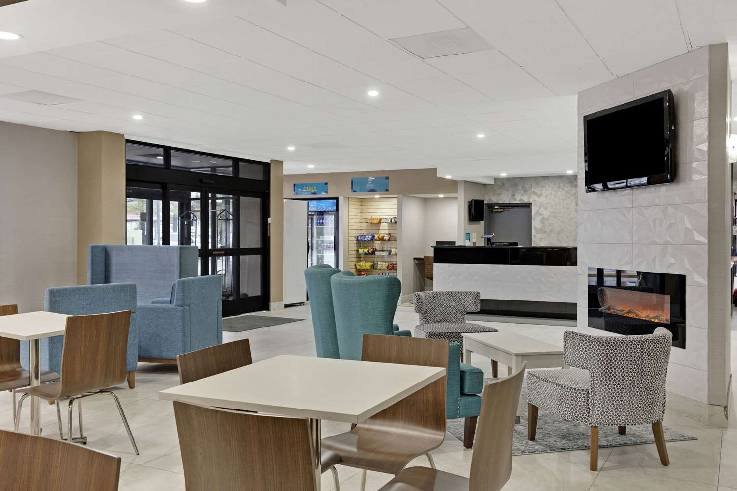 Фото Clarion Pointe Near Erie Casino