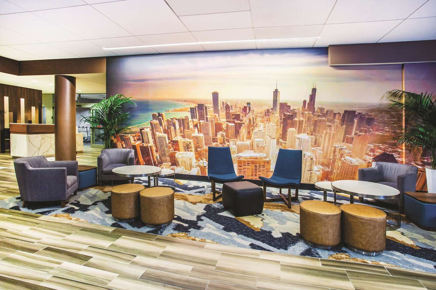 Фото La Quinta Inn & Suites by Wyndham Chicago Downtown