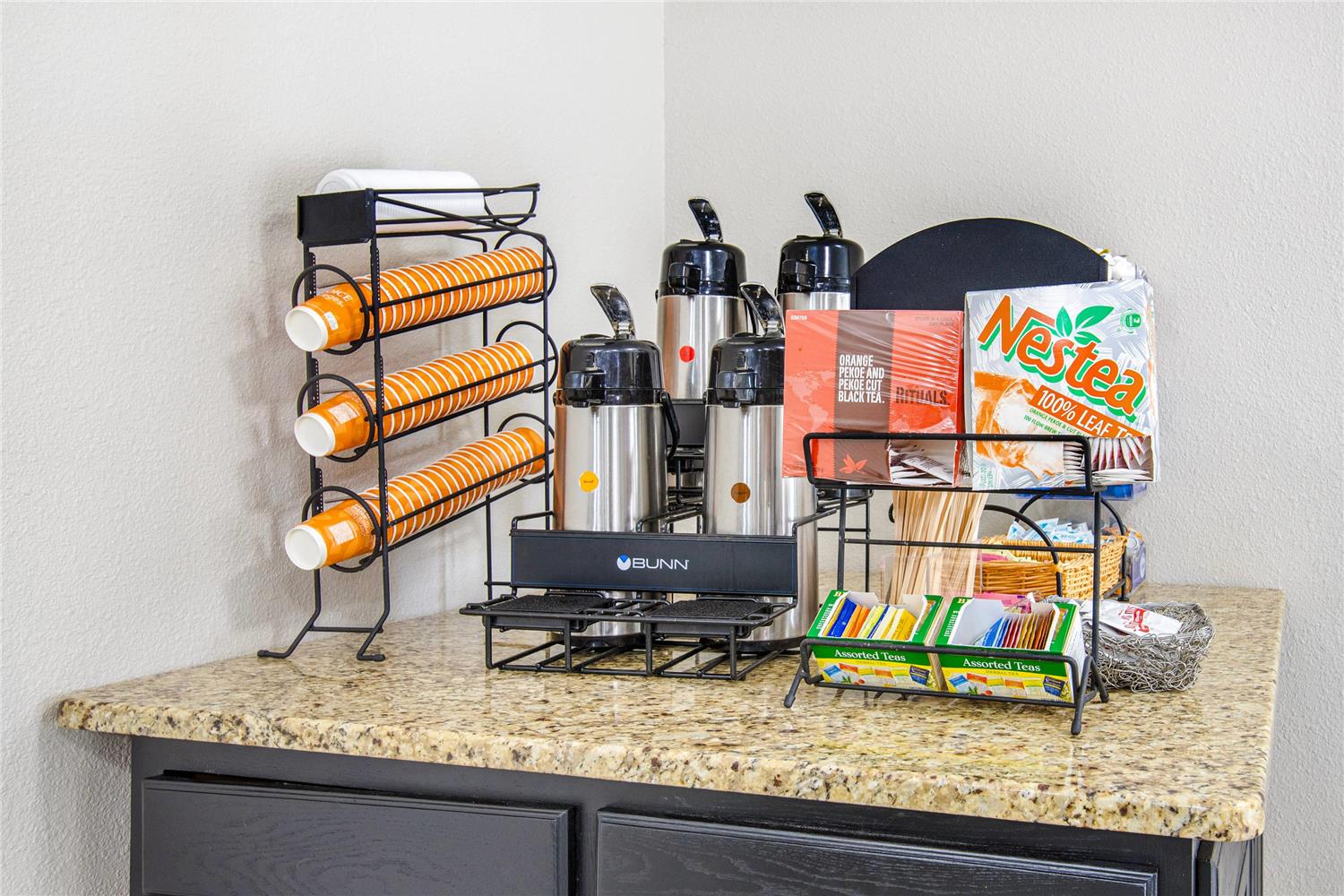 Фото MainStay Suites Madison Airport