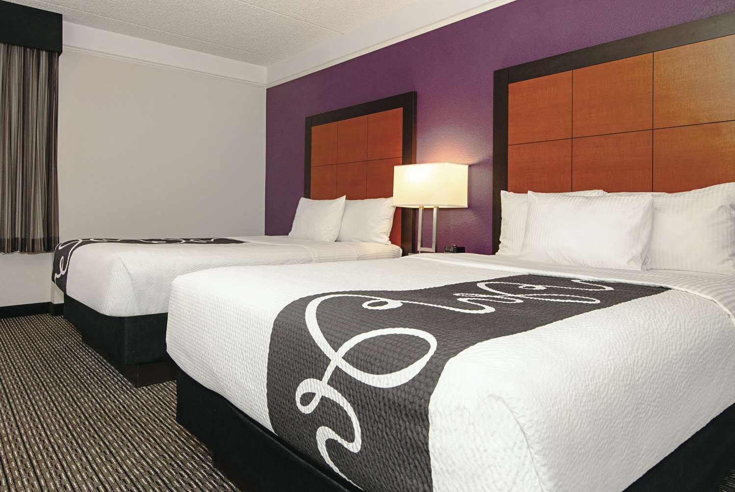 Фото La Quinta Inn & Suites by Wyndham Ontario Airport