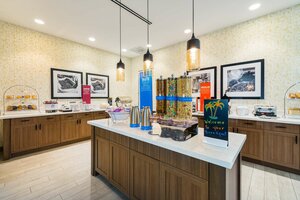 Гостиница Hampton Inn & Suites Miami Wynwood Design District