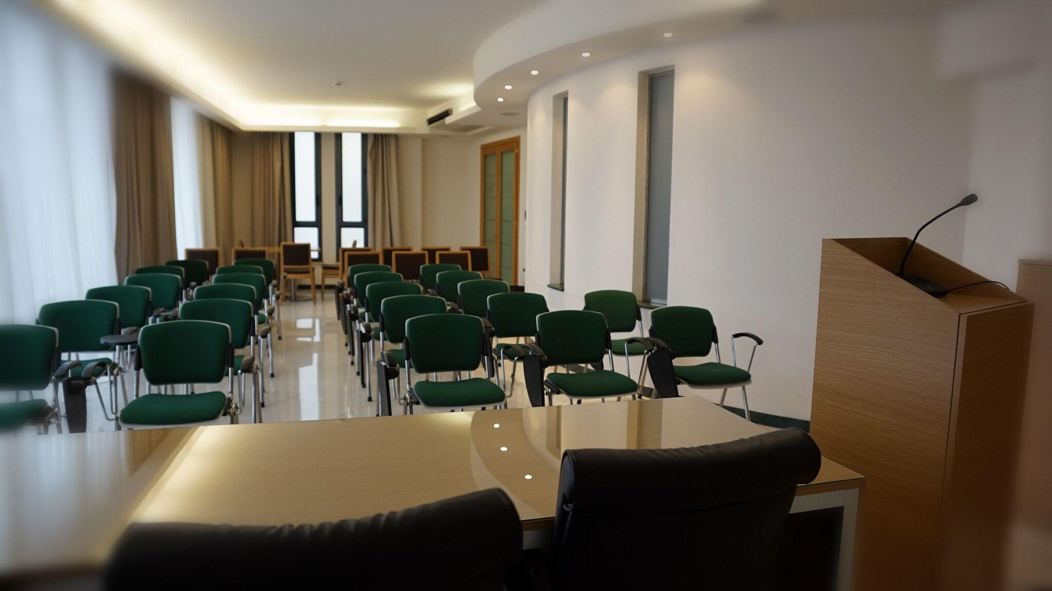 Фото Garden Hotel