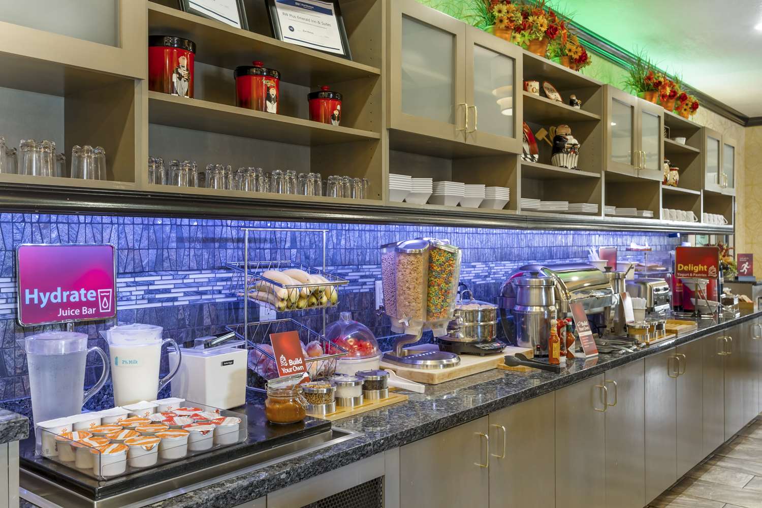 Фото Best Western Plus Emerald Inn & Suites