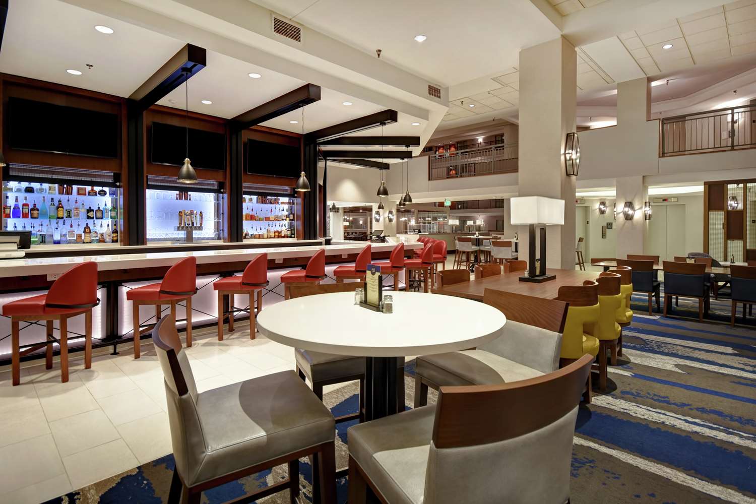 Фото Embassy Suites Omaha - Downtown/Old Market