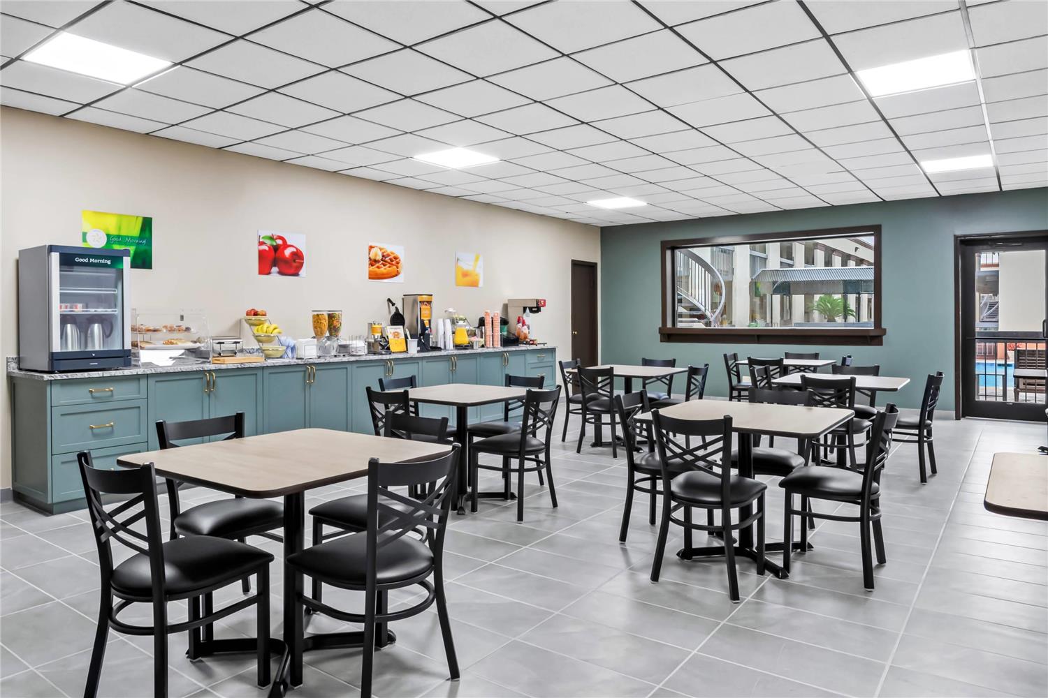 Фото Travelodge by Wyndham New Orleans West Harvey Hotel