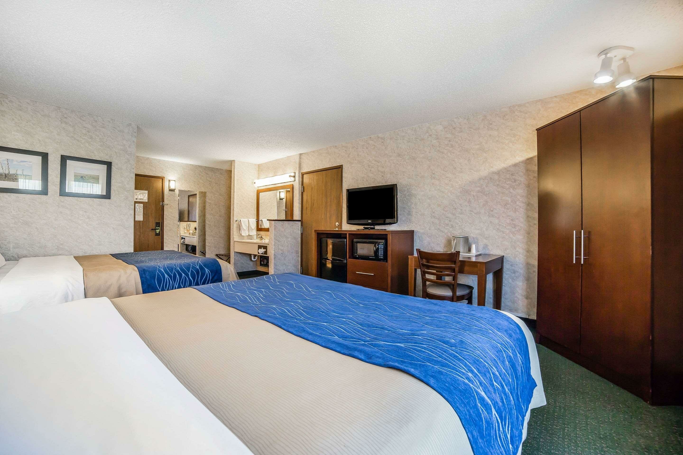 Фото Yellowstone River Inn & Suites