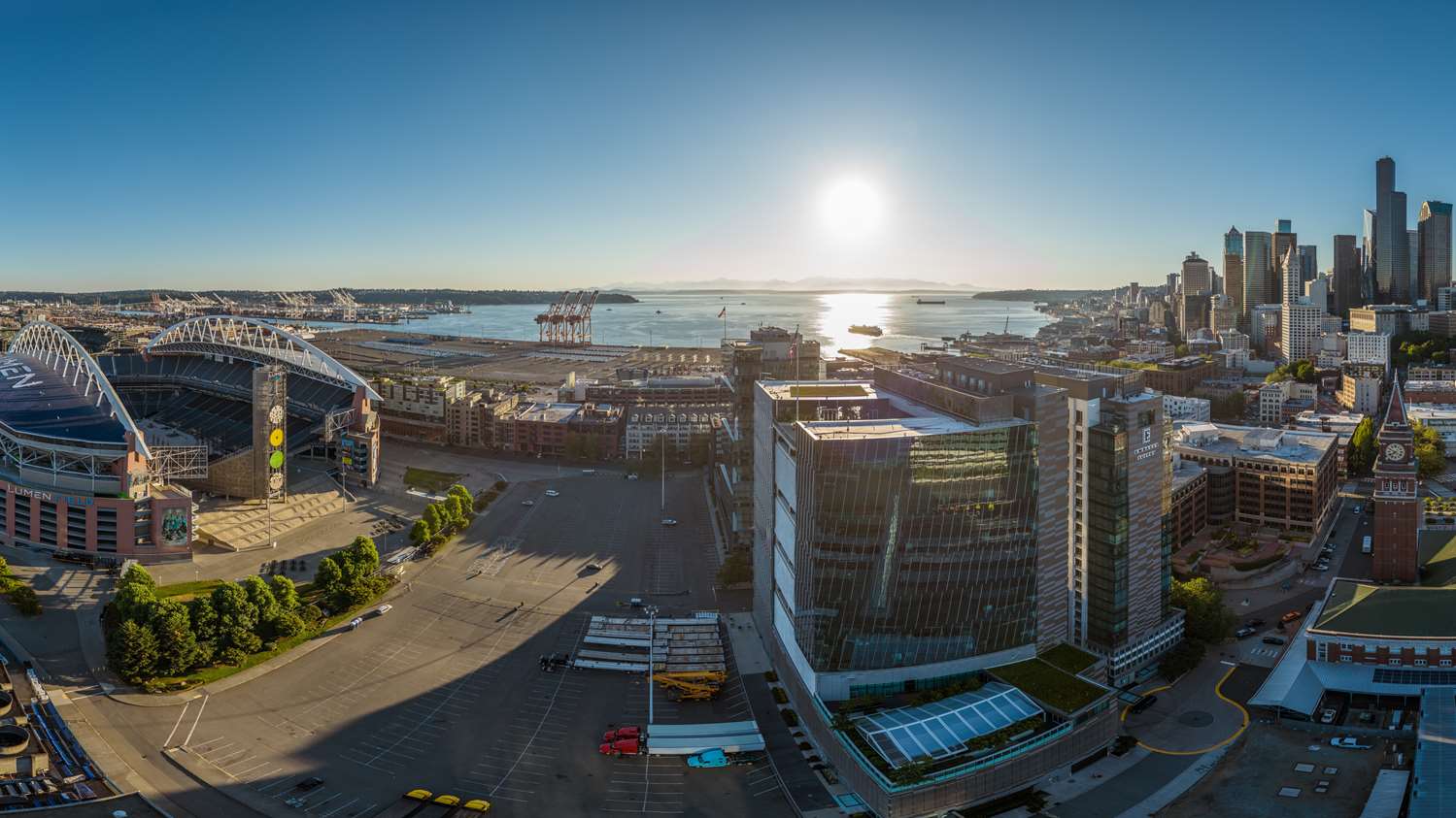 Фото Embassy Suites by Hilton Seattle Downtown Pioneer Square