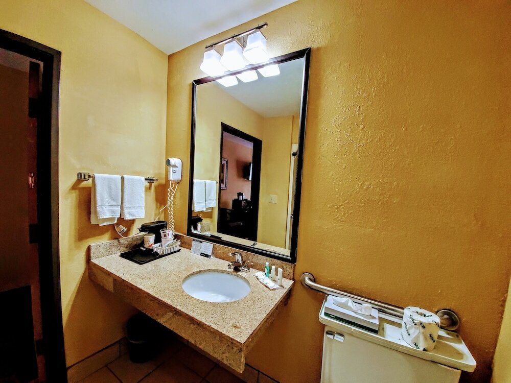 Фото Quality Inn Brunswick Cleveland South