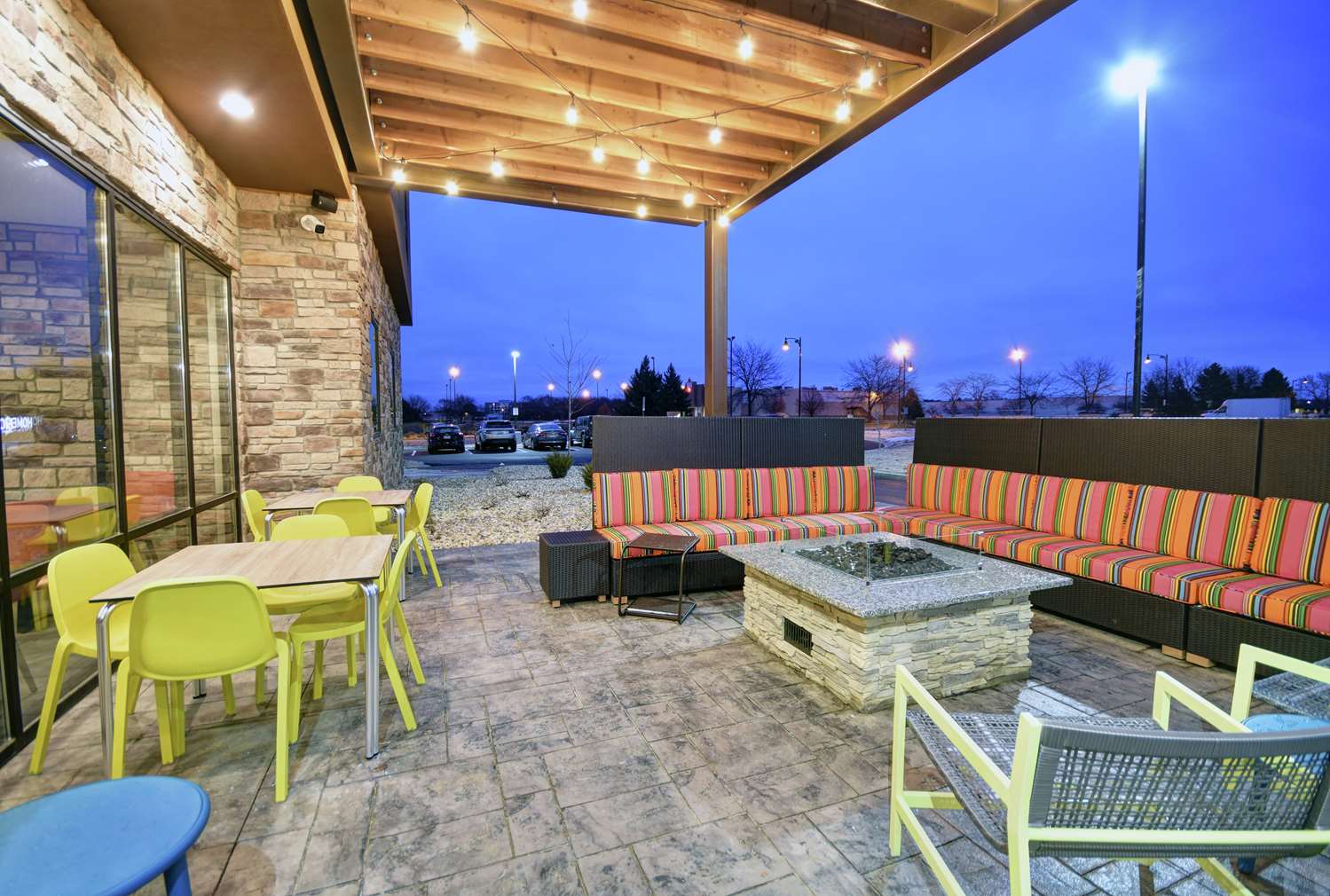 Фото Home2 Suites by Hilton Beloit