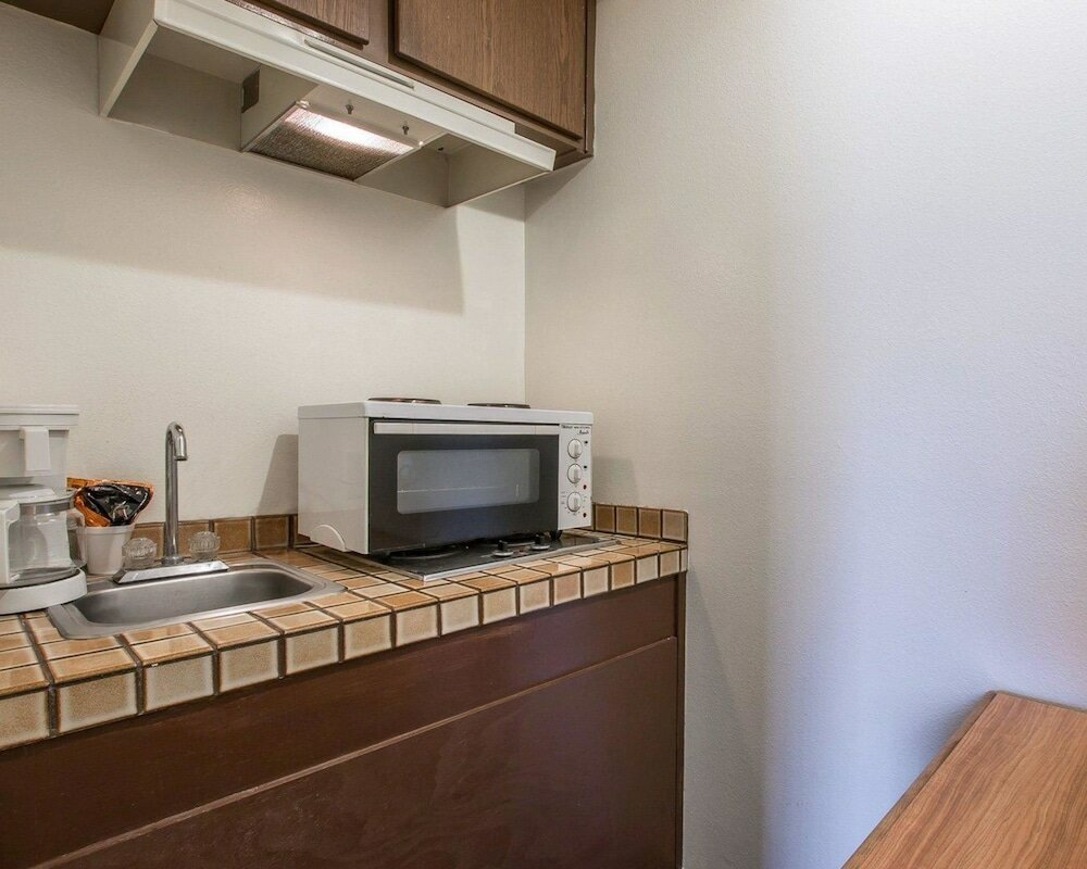 Фото Palm Inn Hotel near Tyler Mall Riverside