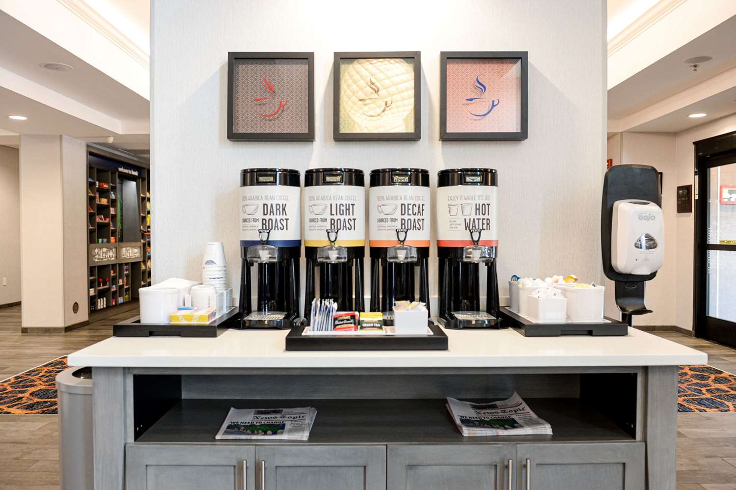 Фото Hampton Inn & Suites Lenoir